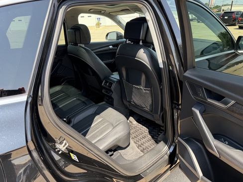 Used 2019 Audi Q5 2.0T Premium Plus w/ Premium Plus Package AWD/4WD image 19
