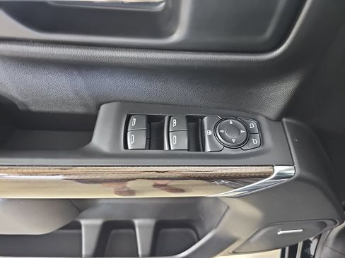 Used 2020 Chevrolet Silverado 1500 LT Trail Boss AWD/4WD image 32