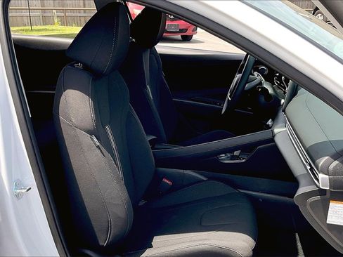 New 2025 Hyundai Elantra Blue image 14
