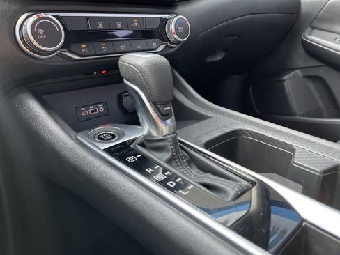 Used 2022 Nissan Sentra SV image 27