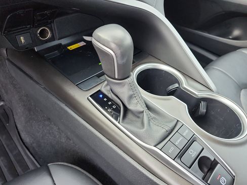 Used 2024 Toyota Camry XLE image 15