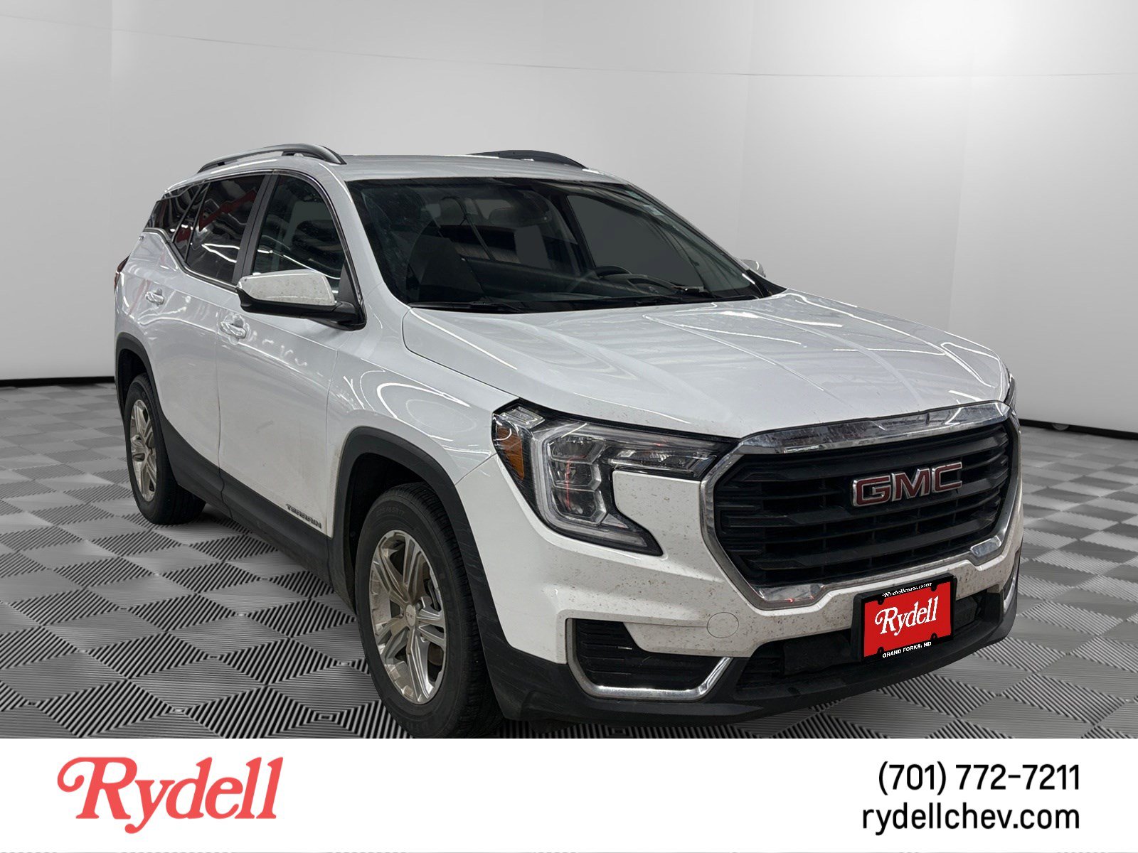 Used 2022 GMC Terrain SLE w/ Driver Convenience Package AWD/4WD image 4