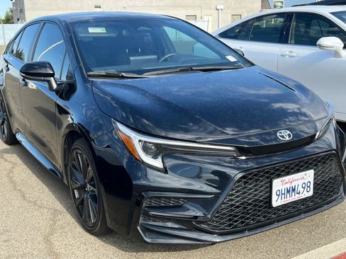 Used 2023 Toyota Corolla SE FWD image 3