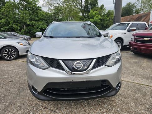 Used 2018 Nissan Rogue Sport SL FWD image 2