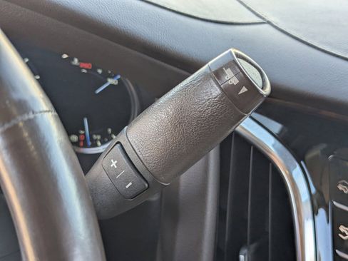 Used 2016 Cadillac Escalade Luxury image 30