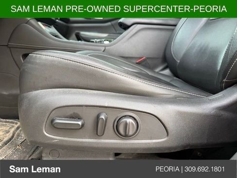 Used 2020 GMC Acadia SLT w/ Driver Alert Package II image 10