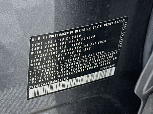 Used 2024 Volkswagen Tiguan SE FWD image 12