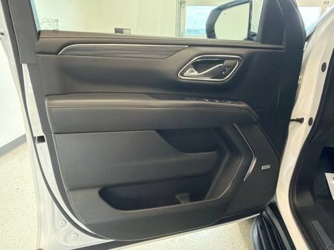 Used 2024 GMC Yukon XL SLT w/ SLT Luxury Package AWD/4WD image 49