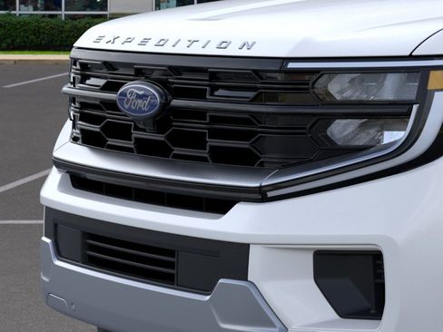 New 2026 Ford Expedition Platinum w/ Driver's Package AWD/4WD image 17