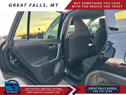 Used 2021 Toyota RAV4 XLE image 20