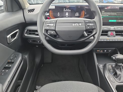 New 2026 Kia K4 FWD image 13