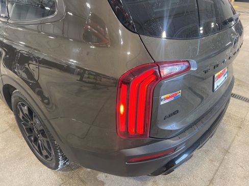 Used 2021 Kia Telluride SX w/ SX Prestige Package image 37