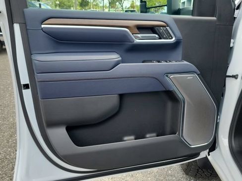 Certified 2025 Chevrolet Silverado 2500 High Country w/ Technology Package AWD/4WD image 20