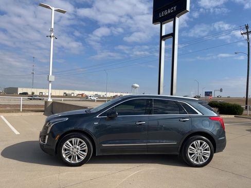 Used 2019 Cadillac XT5 Premium Luxury image 3