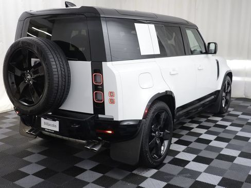 Certified 2025 Land Rover Defender 110 V8 AWD/4WD image 18