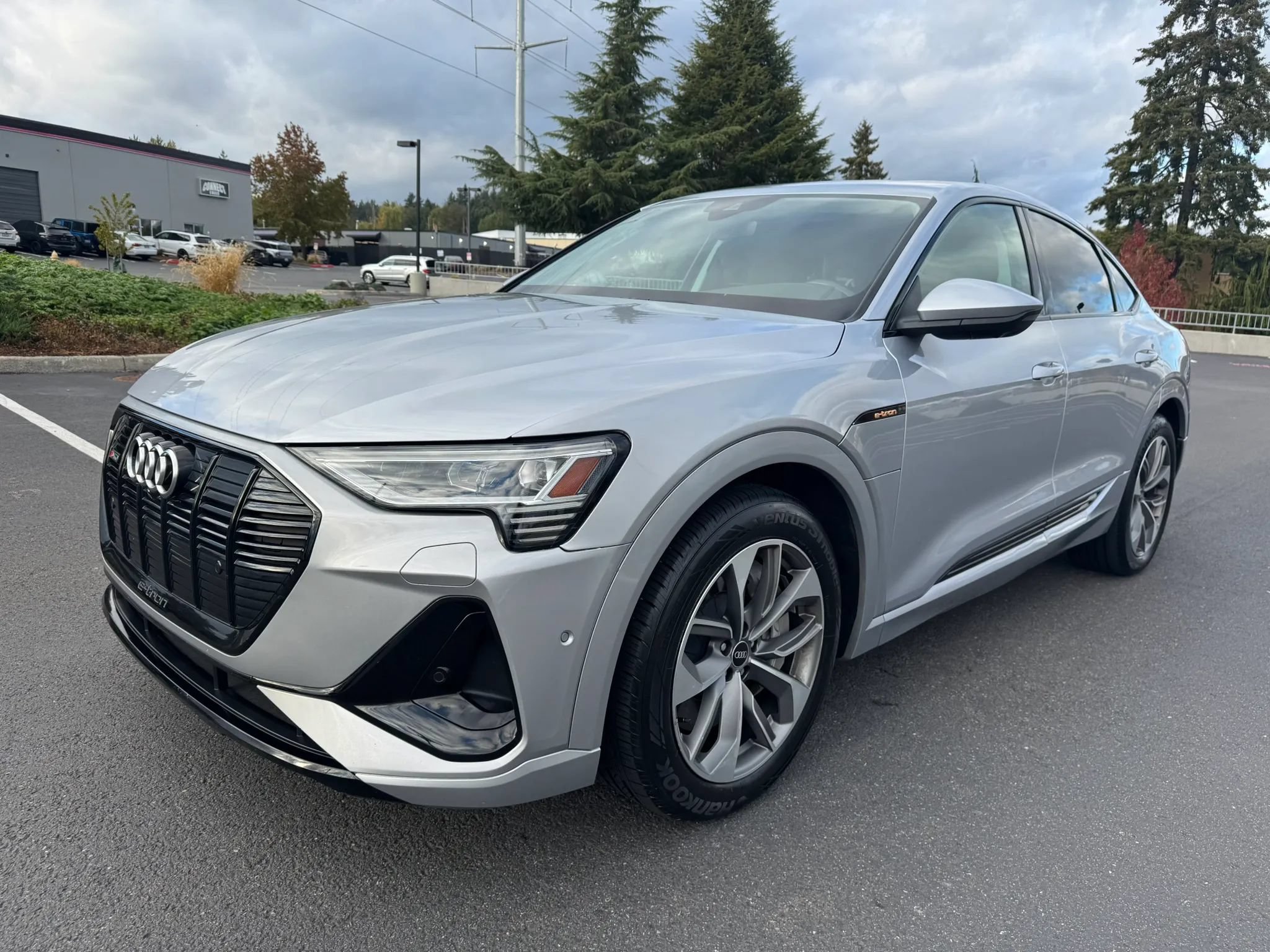 Used 2021 Audi e-tron Premium Plus w/ Premium Plus Package AWD/4WD image 4