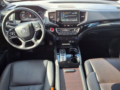 Certified 2022 Honda Pilot Black Edition image 4