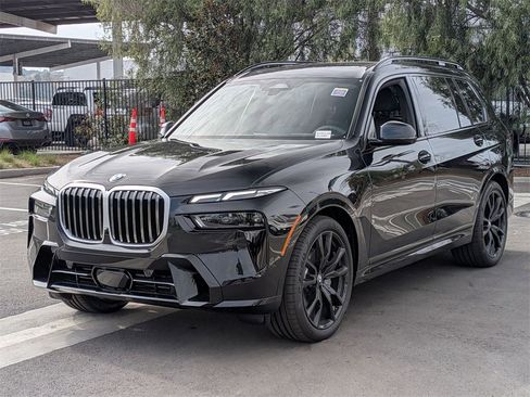 New 2026 BMW X7 xDrive40i w/ M Sport Package image 2