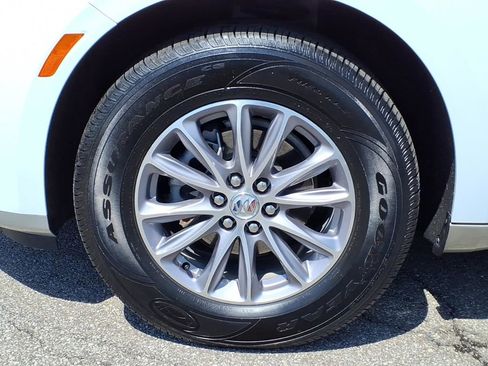 Certified 2024 Buick Enclave Essence FWD image 11