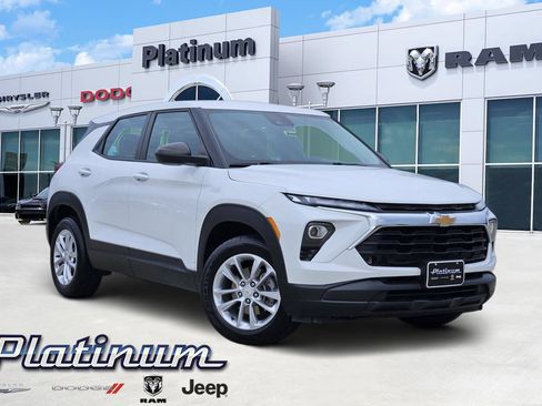 Used 2024 Chevrolet TrailBlazer LS w/ LS Confidence Package FWD image 1