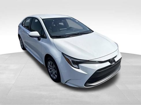 Used 2026 Toyota Corolla LE FWD image 7