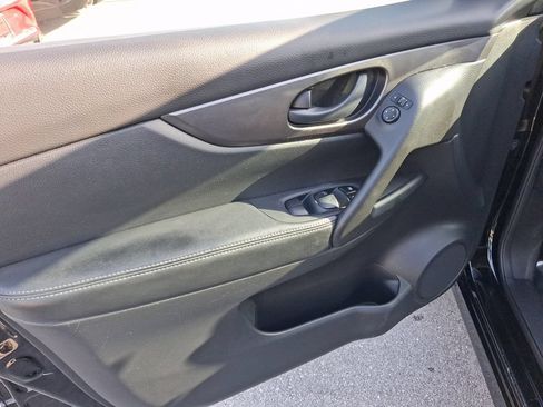 Used 2018 Nissan Rogue Sport S w/ S Appearance Package FWD image 14
