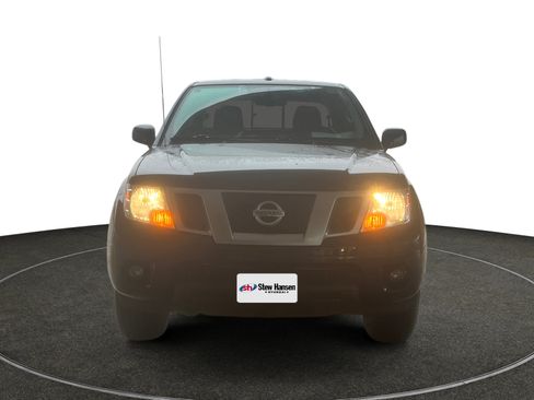 Used 2017 Nissan Frontier PRO-4X image 9
