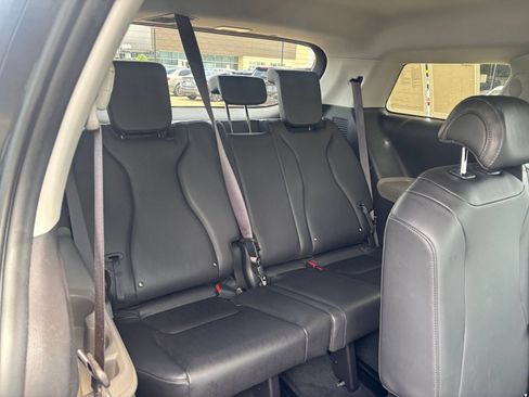 Used 2026 Kia Carnival FWD image 31