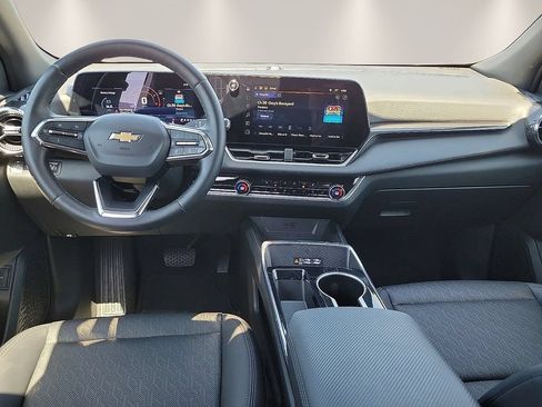 Used 2025 Chevrolet Equinox LT w/ Convenience Package II AWD/4WD image 9