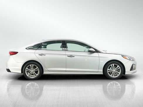 Used 2018 Hyundai Sonata Limited w/ Cargo Package FWD image 6