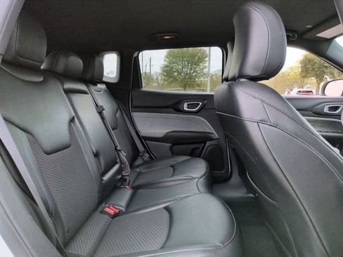 Used 2024 Jeep Compass Latitude AWD/4WD image 24