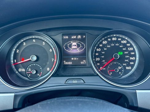 Used 2019 Volkswagen Atlas SE image 45