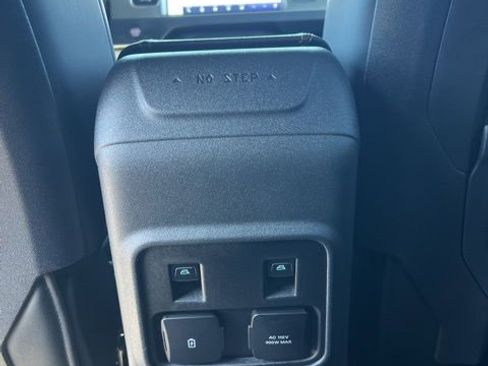 Used 2024 Ford Bronco Raptor w/ Interior Carbon Fiber Pack 6 AWD/4WD image 54