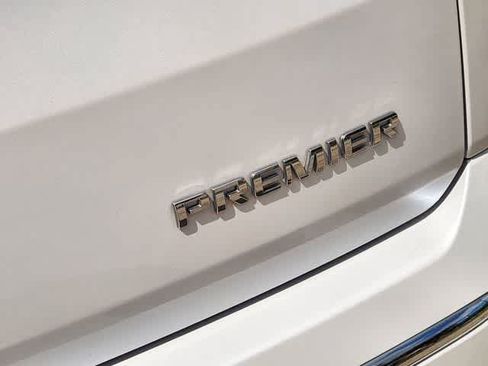 Used 2020 Chevrolet Traverse Premier w/ LPO, Floor Liner Package FWD image 7