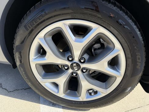 Certified 2020 Kia Sorento SX image 35