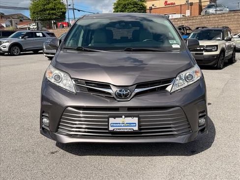 Used 2020 Toyota Sienna XLE w/ XLE Navigation Package AWD/4WD image 18