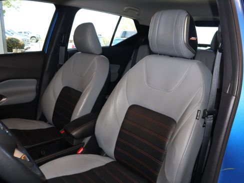 Used 2021 Nissan Kicks SR w/ SR Premium Package image 32