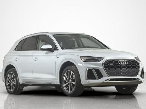 Used 2023 Audi Q5 2.0T Premium Plus w/ Premium Plus Package AWD/4WD image 7