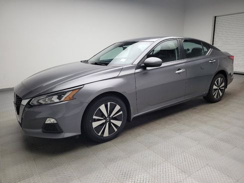 Used 2021 Nissan Altima 2.5 SV AWD/4WD image 2