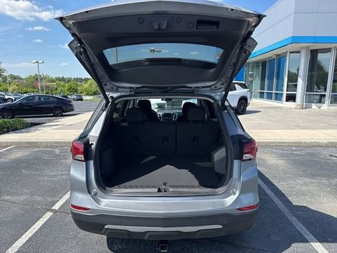 Used 2024 Chevrolet Equinox LT FWD image 8