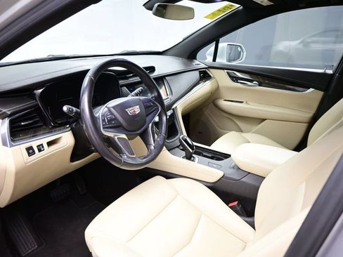 Used 2018 Cadillac XT5 FWD image 11