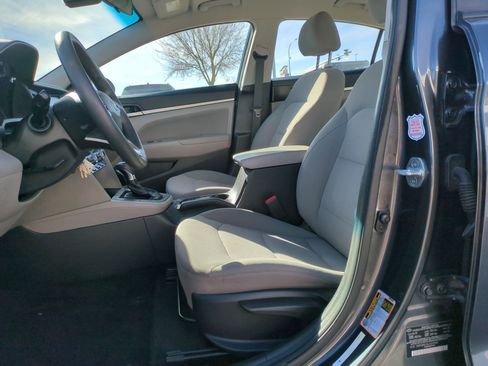 Used 2020 Hyundai Elantra SEL image 17