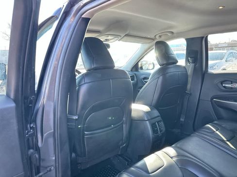 Used 2019 Jeep Cherokee Latitude Plus w/ Cold Weather Group image 22