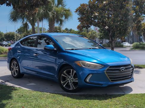 Used 2017 Hyundai Elantra Limited FWD image 2