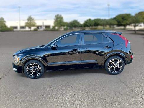 Certified 2023 Kia Niro EX Touring image 4