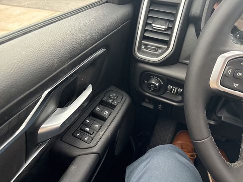 New 2026 RAM 1500 4x4 Crew Cab image 20