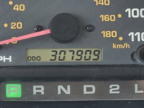 Used 2001 Toyota 4Runner SR5 w/ Upgrade Value Pkg 1 RWD image 5