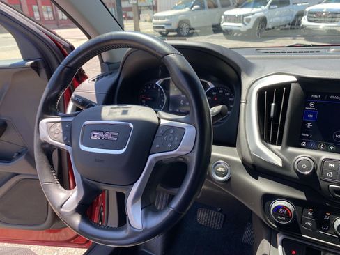 Used 2022 GMC Terrain SLT AWD/4WD image 19