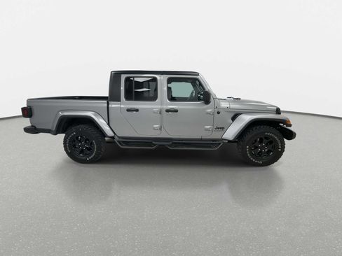 Used 2021 Jeep Gladiator Sport AWD/4WD image 2