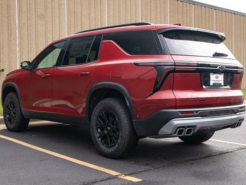 New 2025 Chevrolet Traverse Z71 w/ Enhanced Driving Package image 5